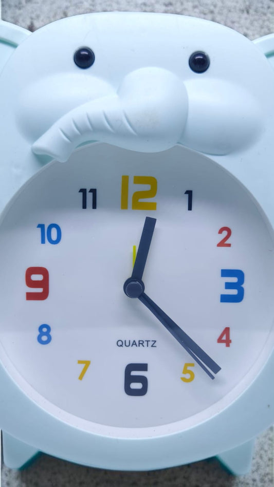 Elephant Analog Alarm Clock Suitable for Study Room and Bedroom